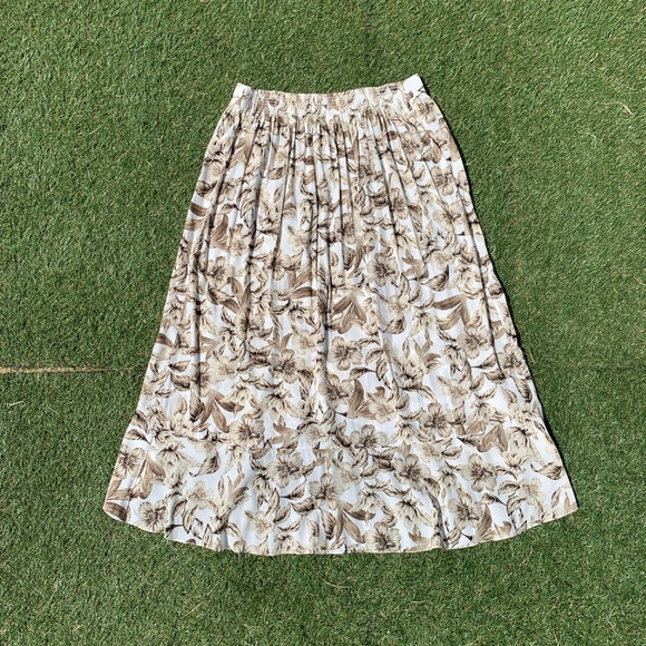 NEW! J. Jill Neutral Color Floral with Center Crossover Flowy Skirt - Picture 3 of 8